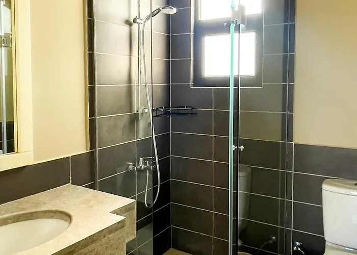 Ollystays Scenic Tawila 2br, Lagoon & Shared Pool View!