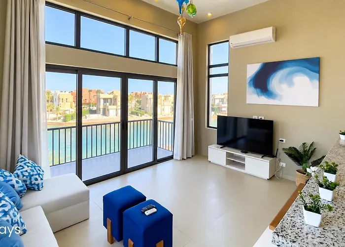 Apartment Ollystays Scenic Tawila 2br, Lagoon & Shared Pool View!